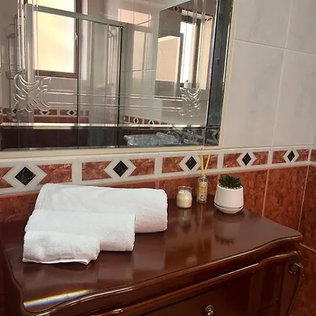 Spacious Flat Near Valletta & Waterfront - Ideal Location דירה *