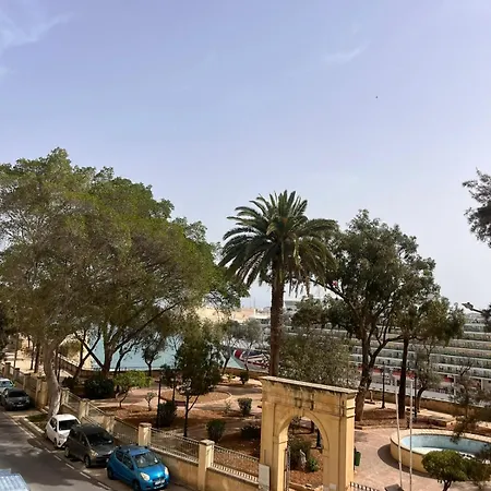 Spacious Flat Near Valletta & Waterfront - Ideal Location * איל-פוריאנה