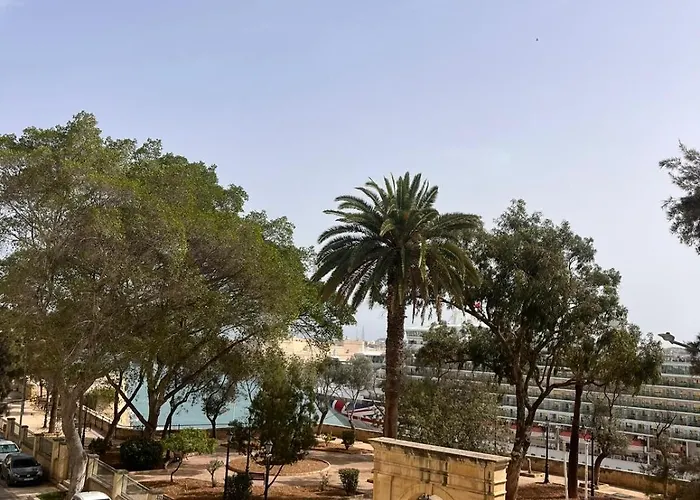 Spacious Flat Near Valletta&waterfront - Ideal Location * Floriana